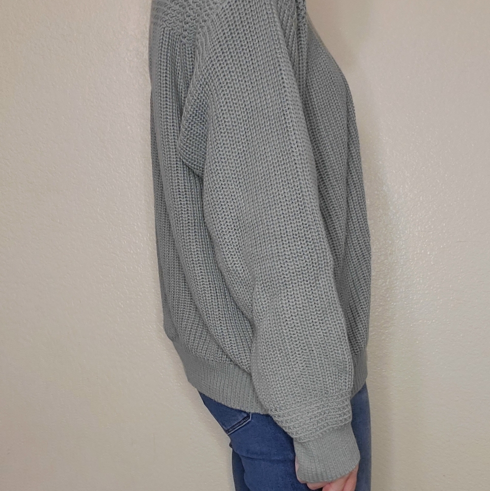 M Forever 21 sage green knit sweater loose boxy - Picture 5 of 8